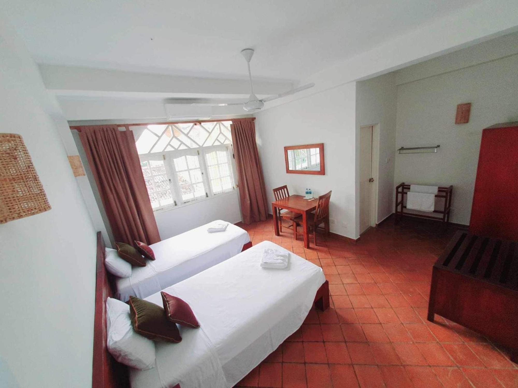 Mountbaylk Hotel Dehiwala-Mount Lavinia Exterior photo